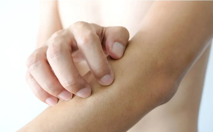 Thăm khám và điều trị bệnh lý da liễu