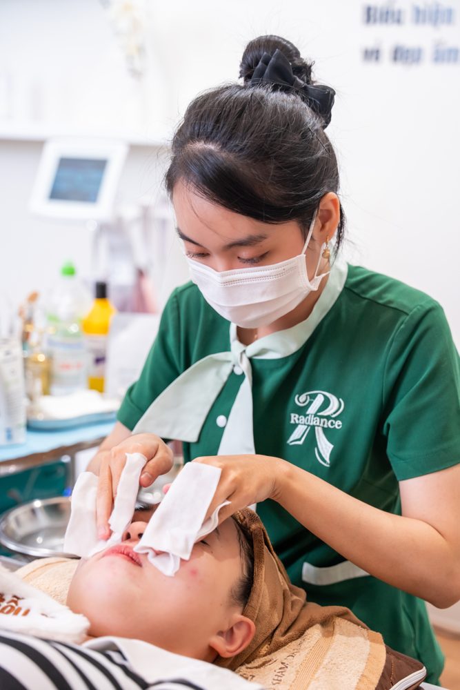 Dưỡng và chống nắng